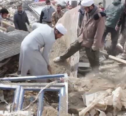 فعالیت جهادی طلاب و روحانیون خوی در مناطق زلزله زده