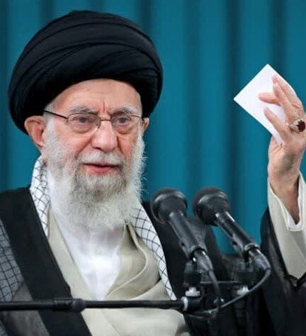 بزرگ ترین دلیل کارایی این نظام، وجود و ماندگاری آن